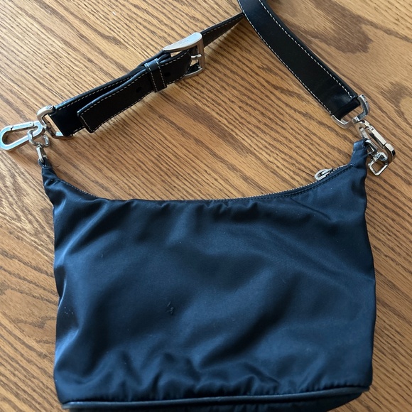 Prada bag - Picture 2 of 3